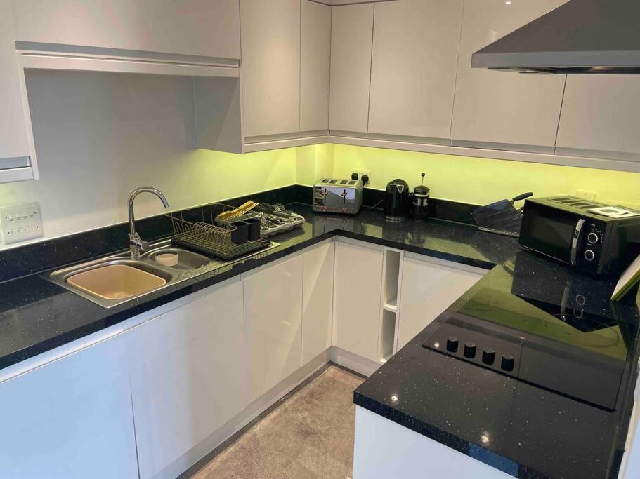 2 Bed City Centre Flat Bath Bagian luar foto