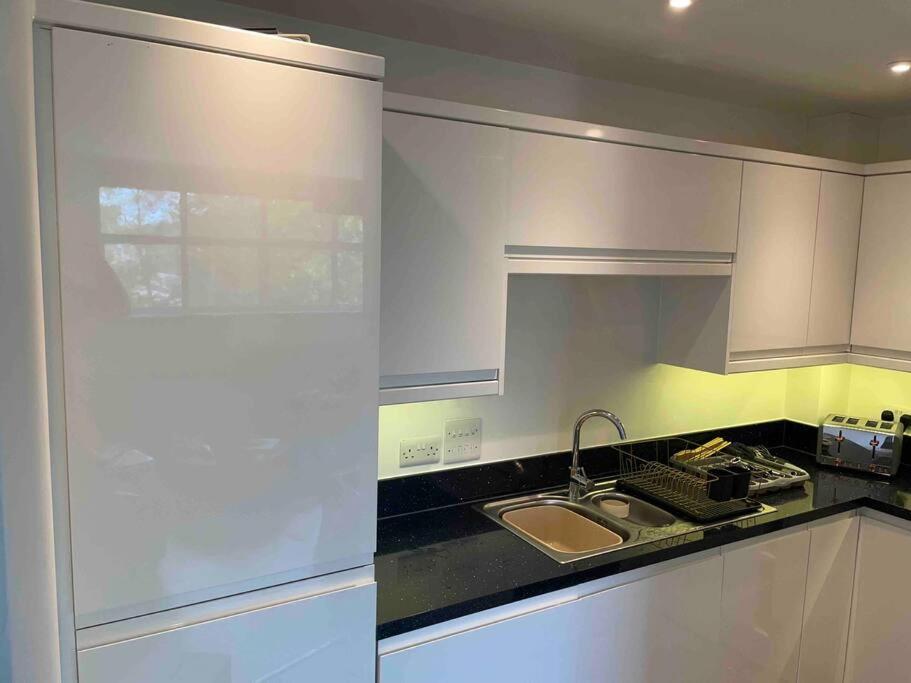 2 Bed City Centre Flat Bath Bagian luar foto